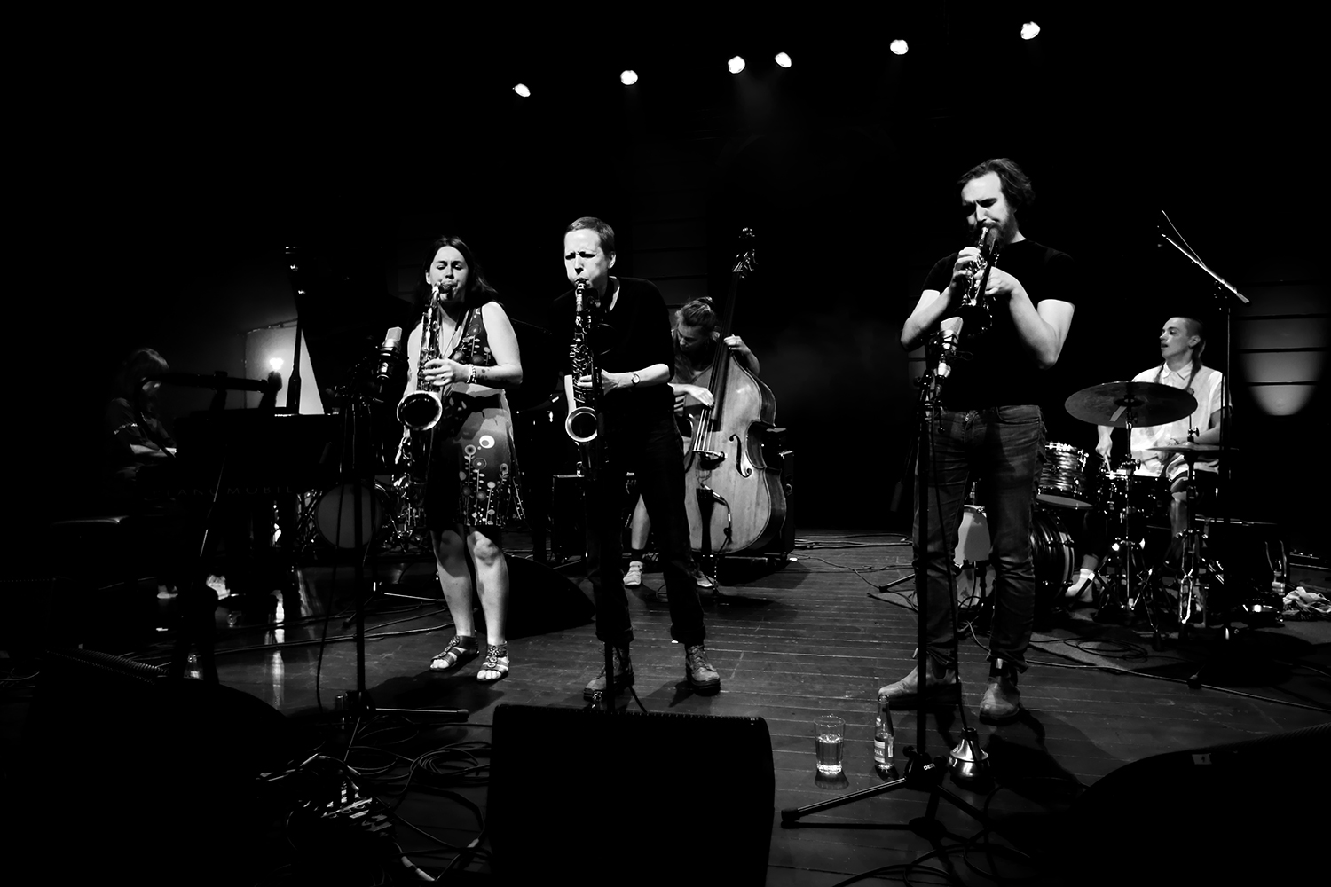 Anna Högberg Attack feat. Elin Larsson & Lisa Ullén & Niklas Barnö & Elsa Bergman & Anna Lund - Summer Bummer Festival - De Studio - Antwerp, Belgium