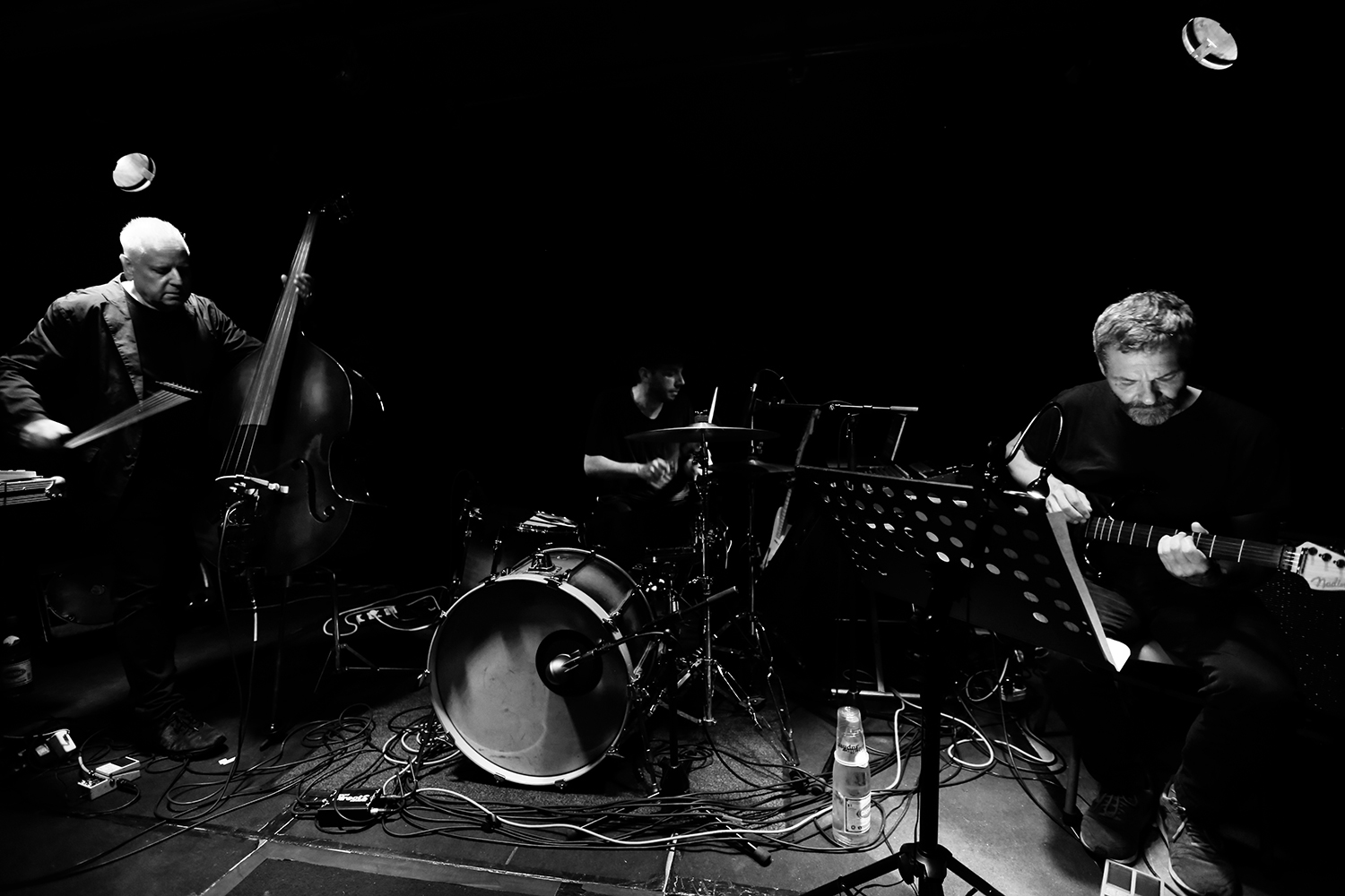 Arnold Dreyblatt & The Orchestra of Excited Strings by Laurent Orseau - Concert - Les Ateliers Claus - Brussels, Belgium #1