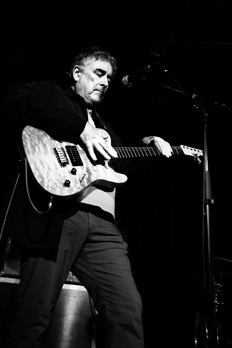 Fred Frith Trio by Laurent Orseau - Concert - Les Ateliers Claus - Brussels, Belgium #9