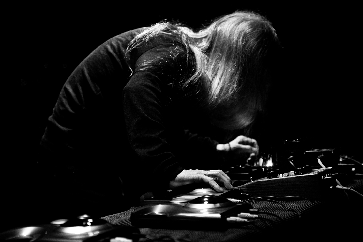 Keiji Haino by Laurent Orseau - Concert - Les Ateliers Claus - Brussels, Belgium #7