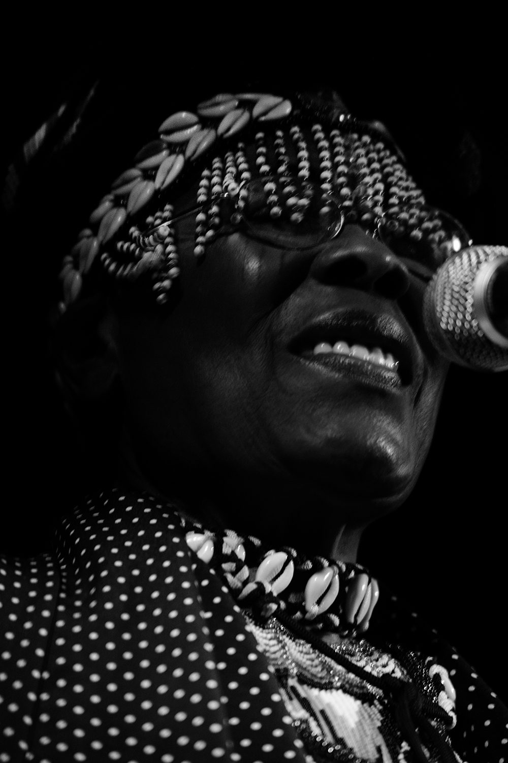 Stella Chiweshe by Laurent Orseau - Concert - Les Ateliers Claus - Brussels, Belgium #7