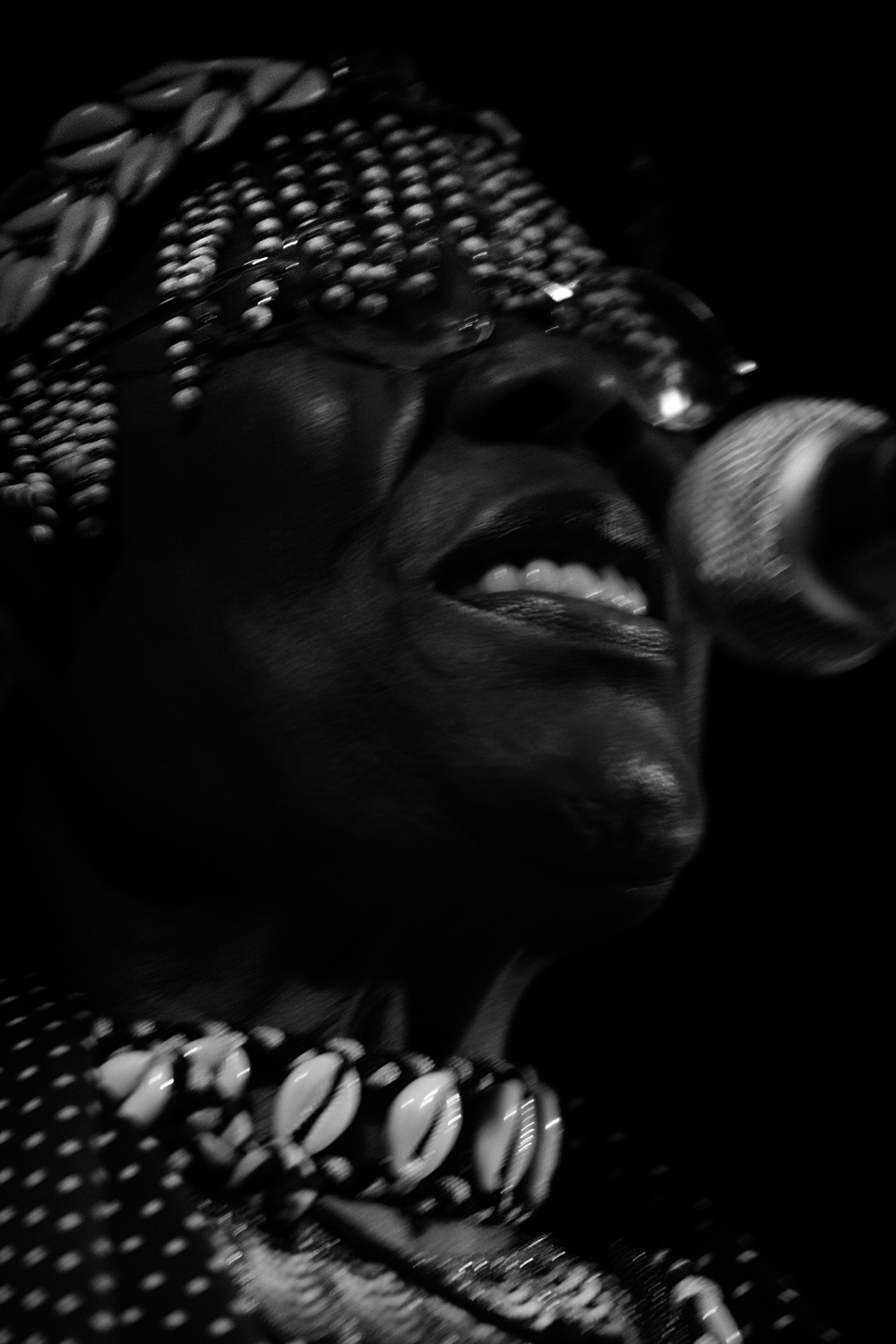 Stella Chiweshe by Laurent Orseau - Concert - Les Ateliers Claus - Brussels, Belgium #8