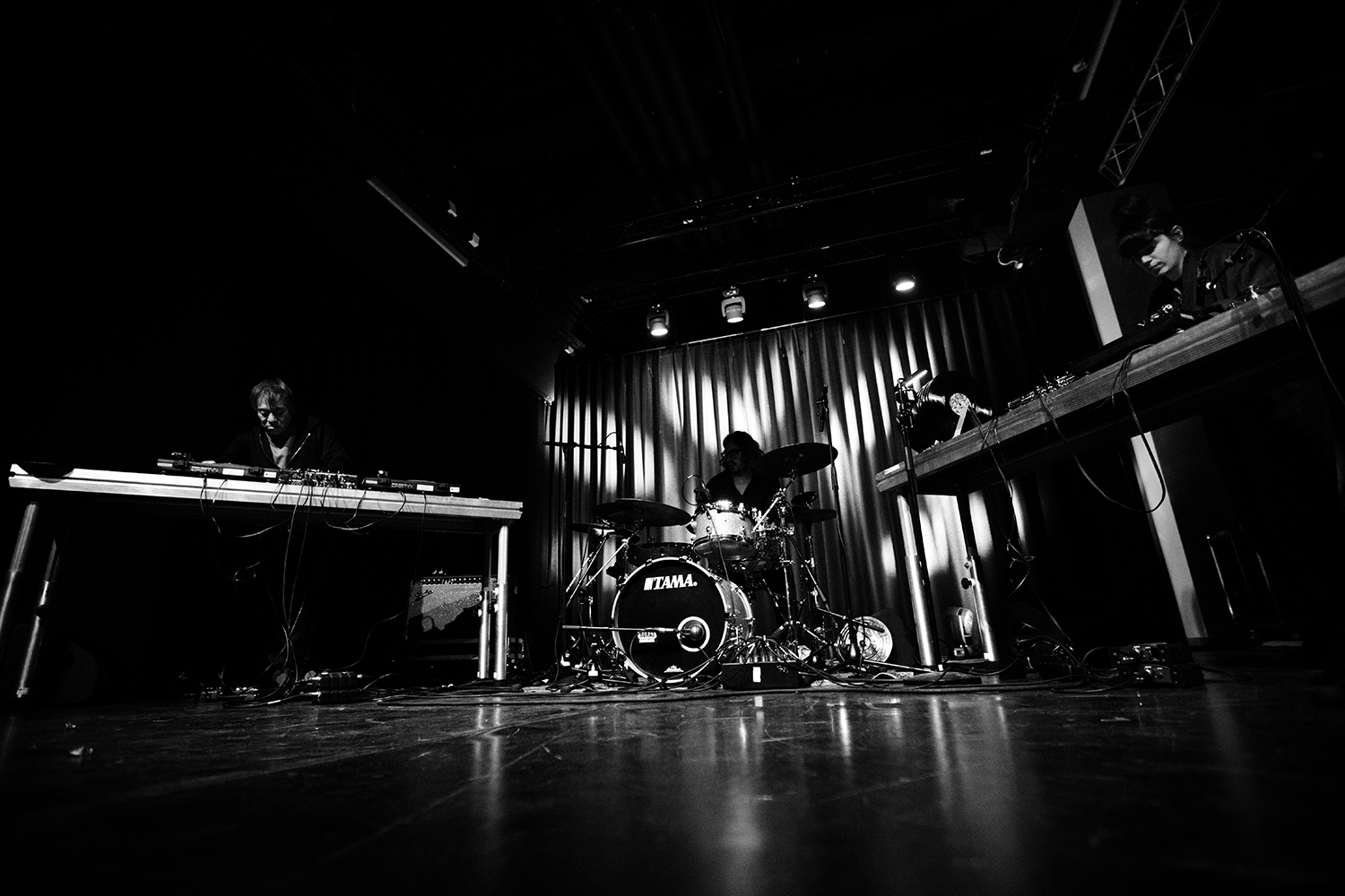 Otomo Yoshihide & Emilie Škrijelj & Tom Malmendier - Concert - Bozar - Brussels